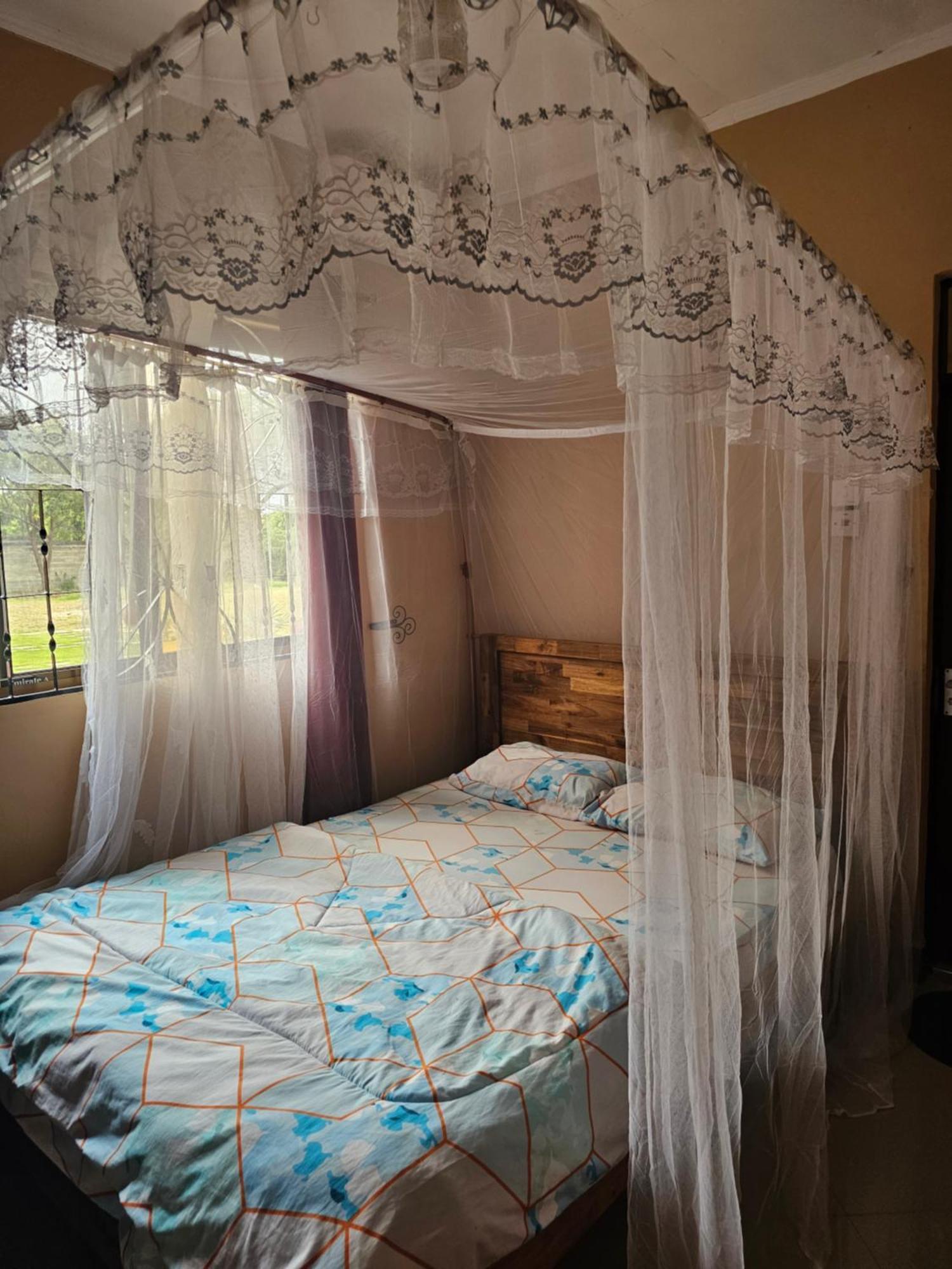 B-More Comfort Stay Boma la Ngombe Экстерьер фото