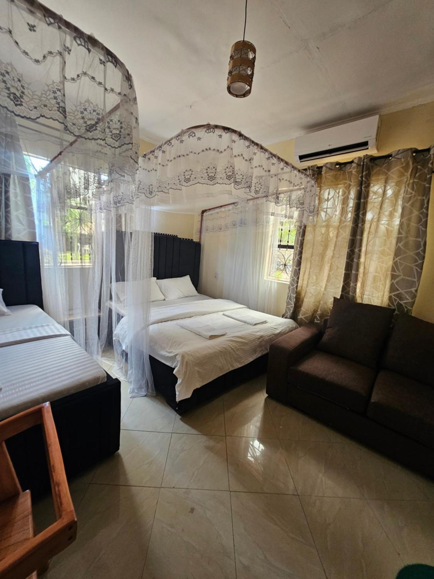 B-More Comfort Stay Boma la Ngombe Экстерьер фото